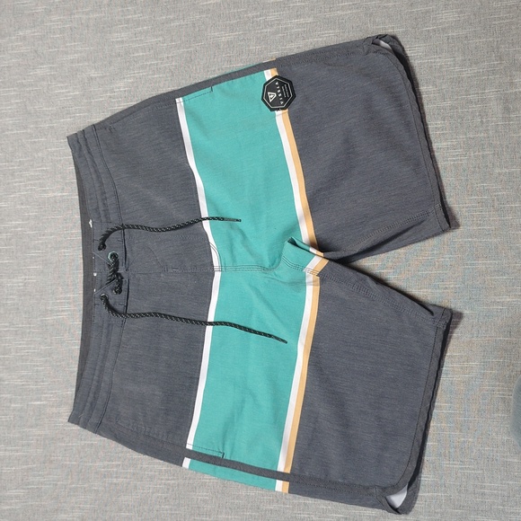 VISSLA Other - Vissla The Point Board Shorts Size 30 Small 19.5" Blue Gray Striped Surf Swim